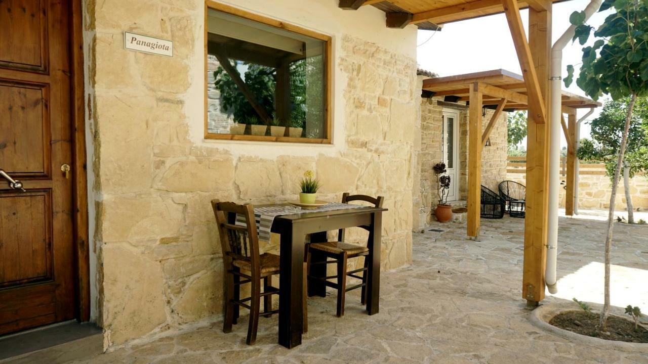 Studio Panagiota - Oasis Holiday Houses كوكينوس بيرغوس المظهر الخارجي الصورة